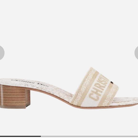 Dior Dway Heeled Slide Jardin d'Hiver Motif White-Gold
DIOR | KCQ244JHL-S67W - Picture 10 of 12